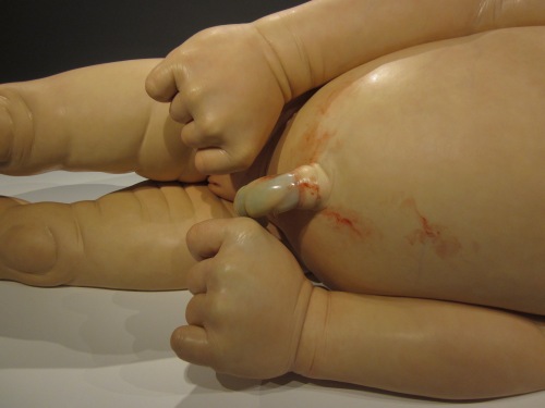 umbilical cord ron mueck's the girl